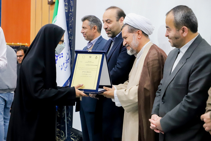 تقدیر از برگزیدگان دانشگاه صنعتی بیرجند در مراسم تجلیل از پژوهشگران و فناوران برتر استان خراسان‌جنوبی
